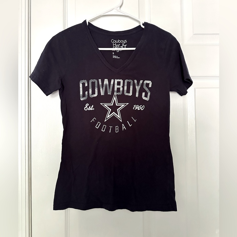 Dallas Cowboys Her Style Football T-Shirt V-Neck Blue White Writing Size Small